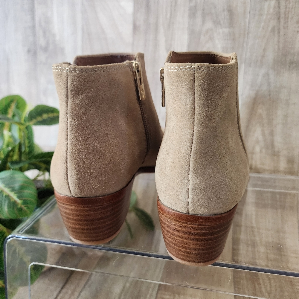 Antonio Melani Light Tan Suede Booties NWT Size 8.5 - Picture 4 of 16